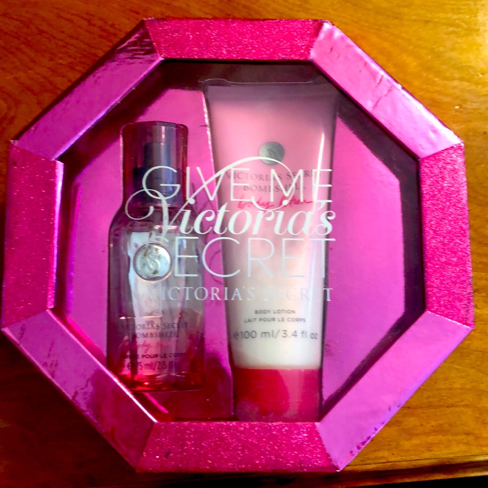 Victoria’s Secret bombshell